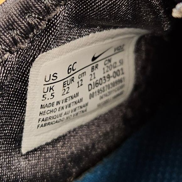 Nike Flex Runner 2 Triple Black slip on sneaker size 6 childs - Picture 7 of 9